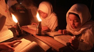 santri-pondok-pesantren-mengaji-alquran